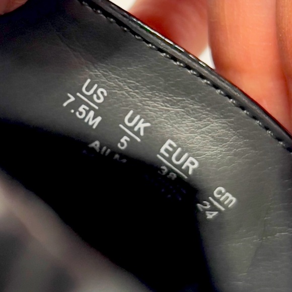 FRANCO SARTO Women’s size 7.5 Shiny Black Slip On Loafers - Picture 8 of 8